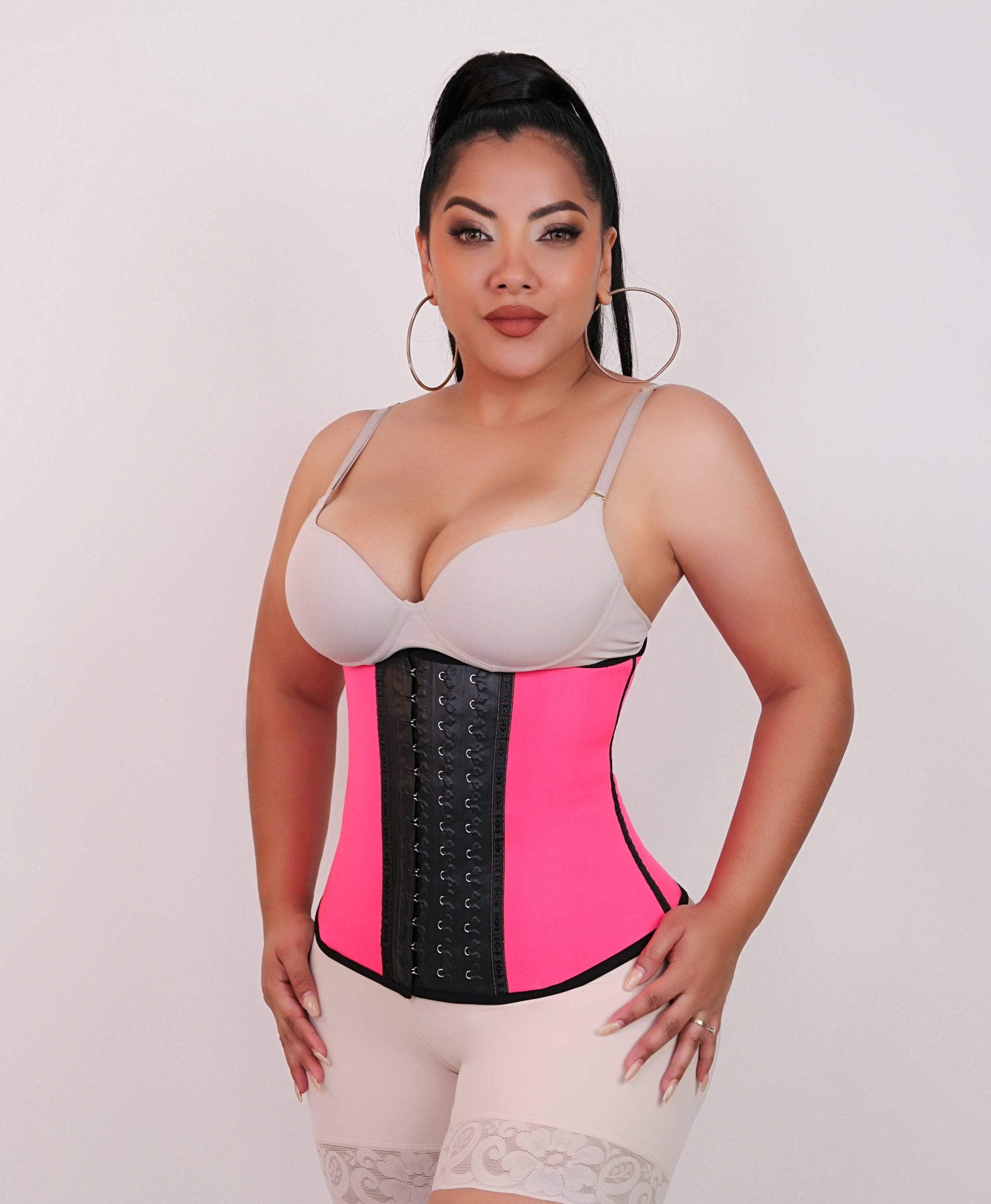 8091 – Latex Sport Long Torso 3 Hooks High Compression